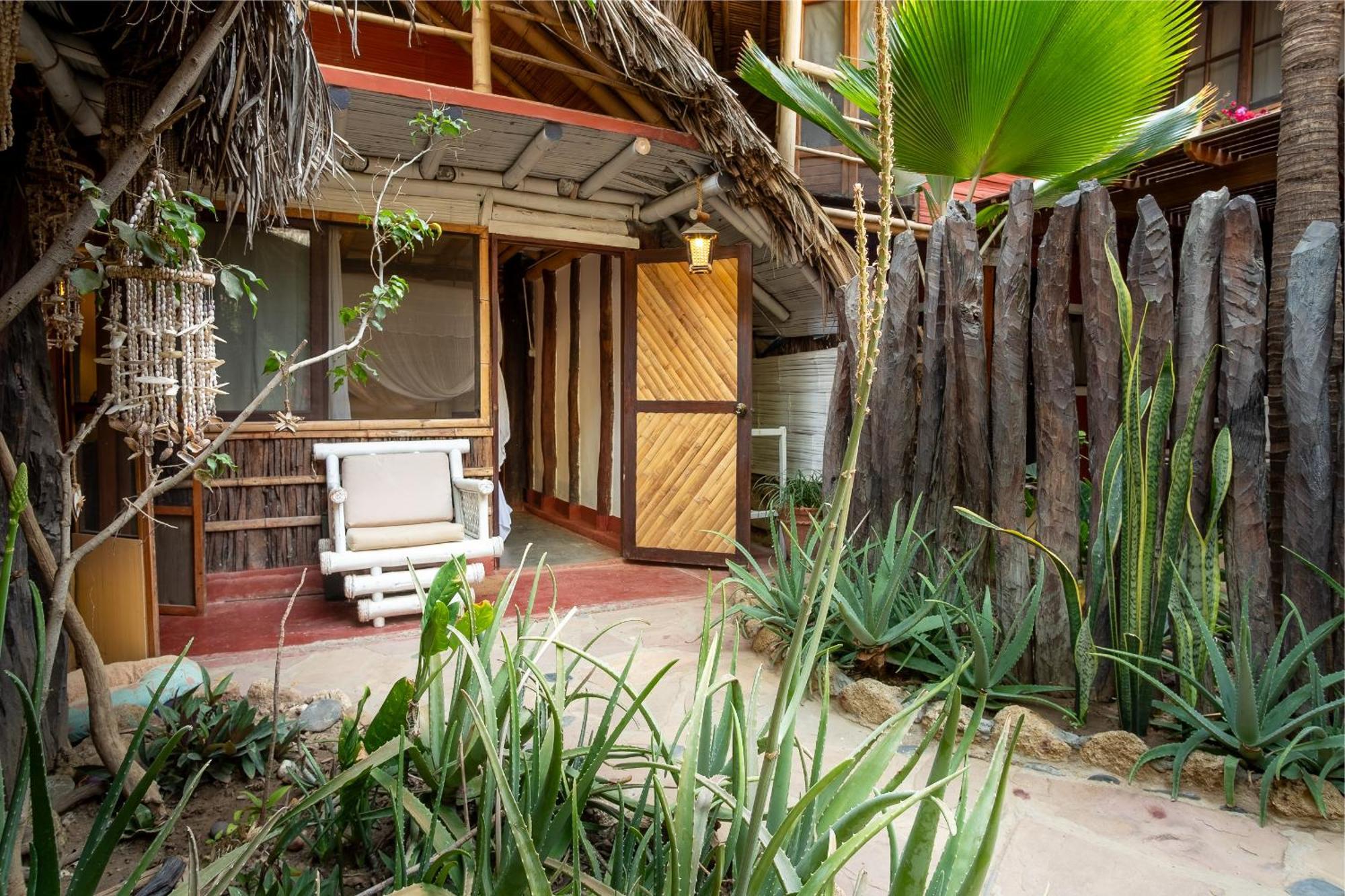 La Maison Eco House & Yoga マンコラ エクステリア 写真